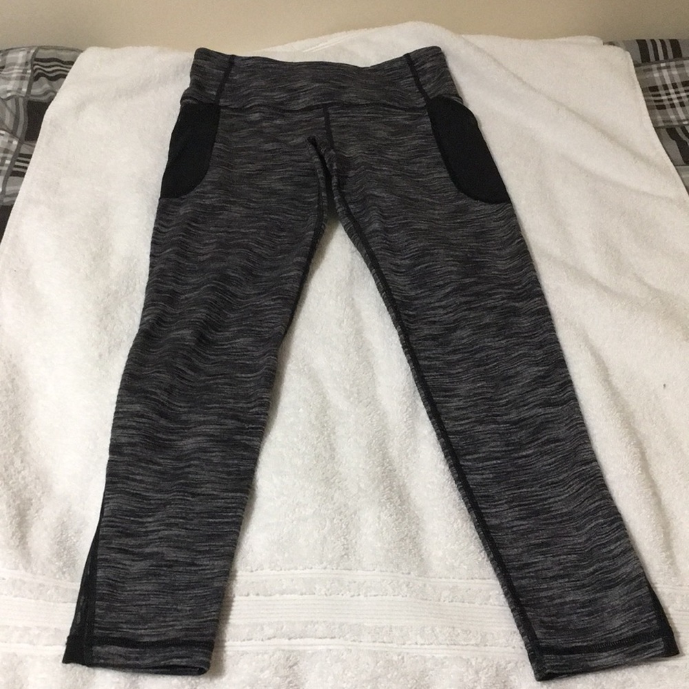 Victoria’s sport leggings size small